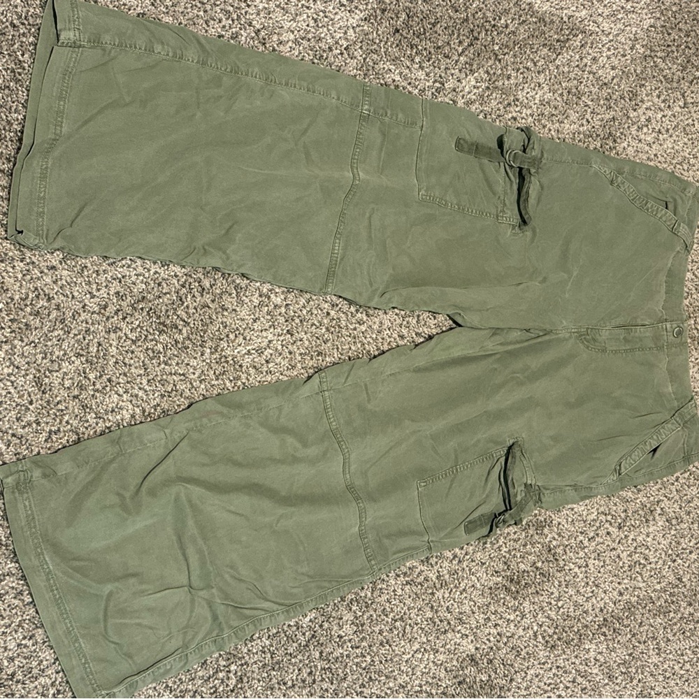Women’s Green Cargo Pants